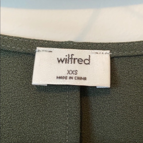 Aritzia crop blouse - Picture 3 of 3